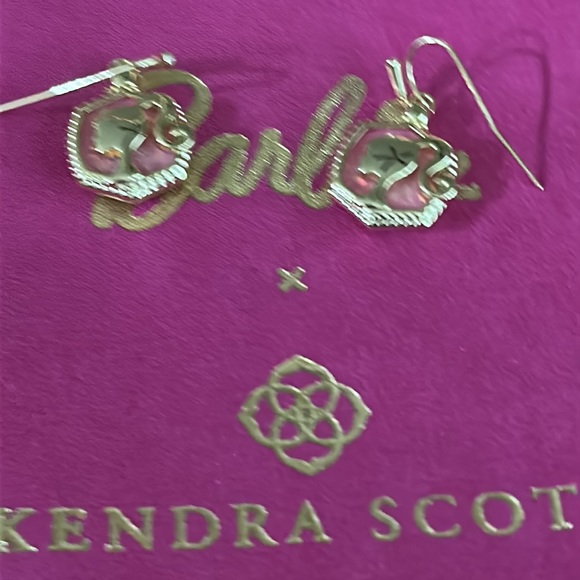 Kendra Scott x Barbie Gold Drop Pink Iridescent Earrings - Picture 4 of 5